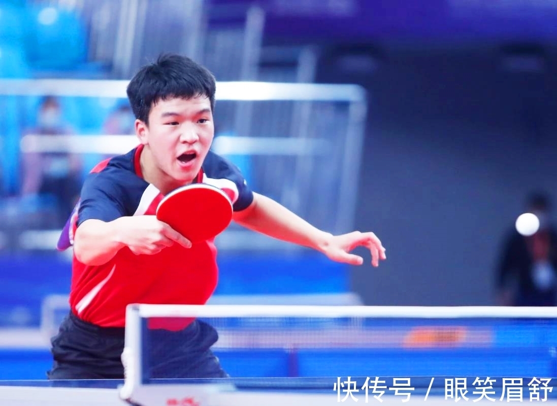 做出后撤步 做出后撤步